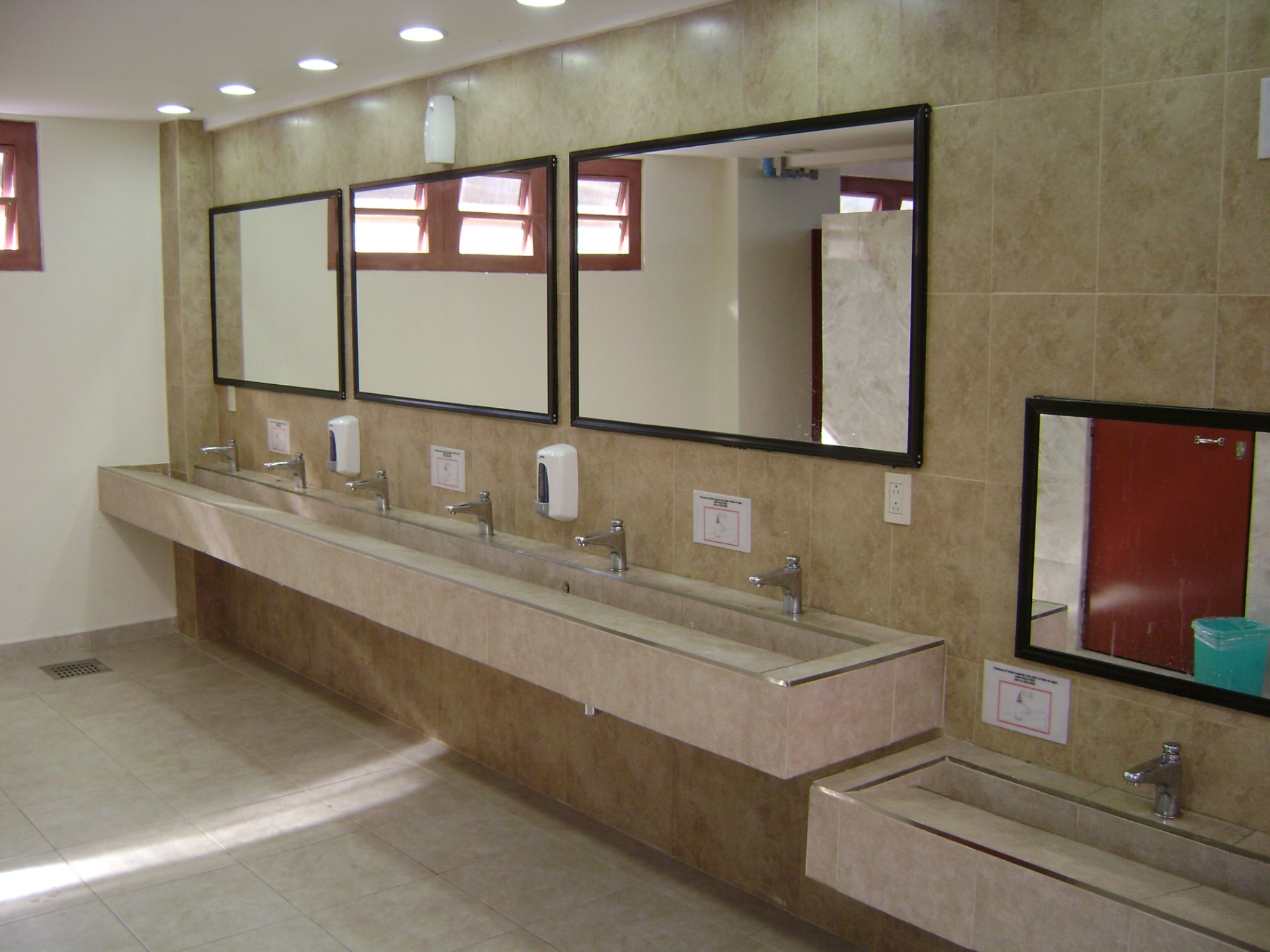 Sanitarios Edificio Norte